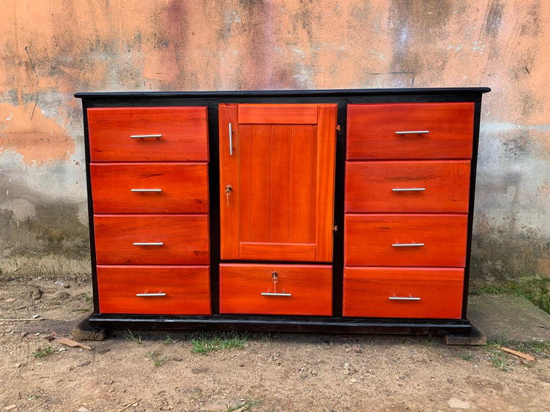 commode-rouge