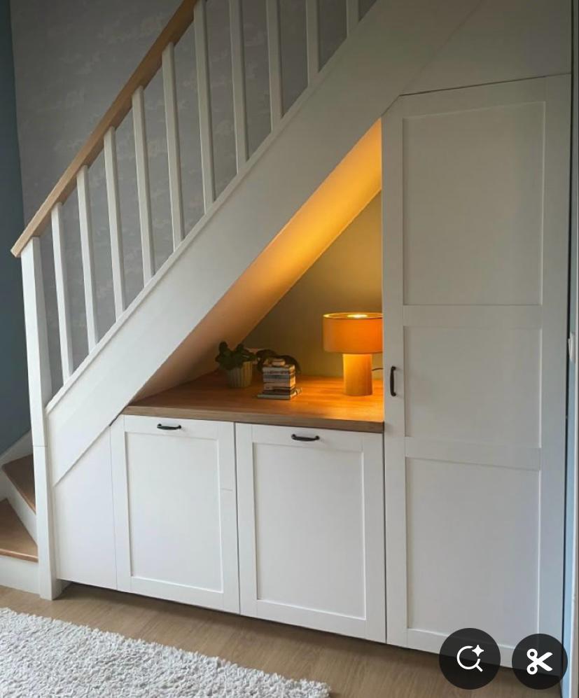 Porte double en bois clair de style moderne, installée chez un client